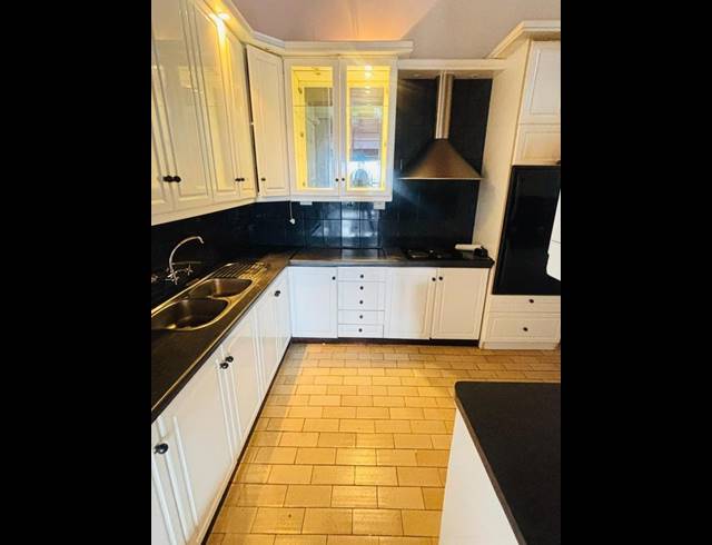 4 BEDROOM PROPERTY TO RENT IN BO KAAP